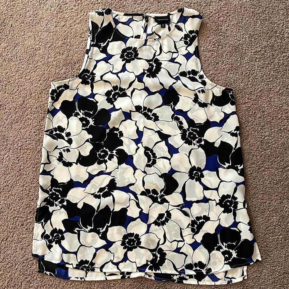 Floral sleeveless top